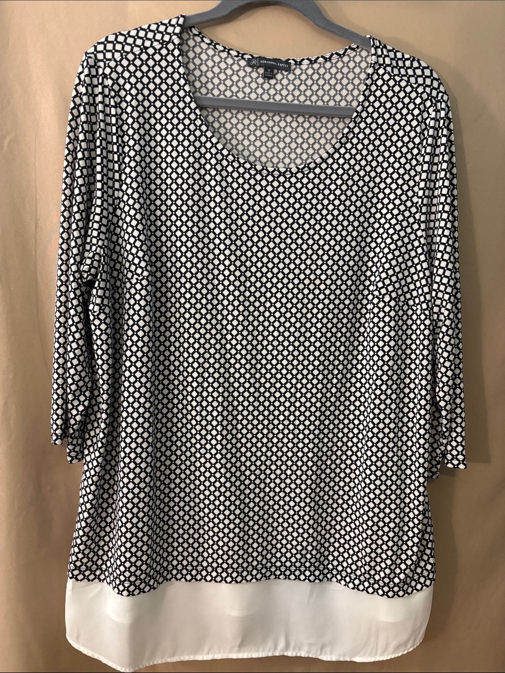 Adrianna Papell Black & White Geometric Scoop Neck Tunic with White Hem